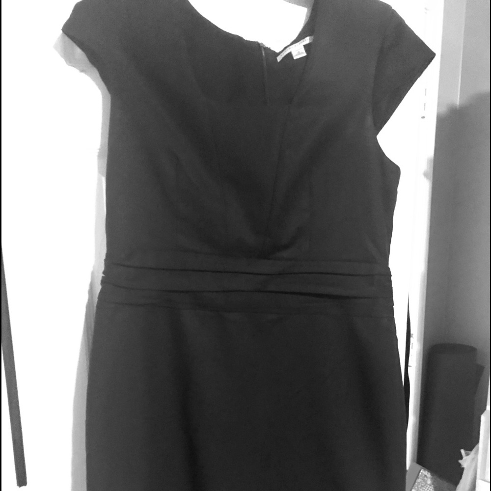 Banana Republic black fitted Sheath Dress